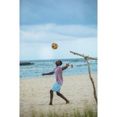 Vue Waboba Sustainable Sport item - Soccerball football de couleur beige| Krokrodeal