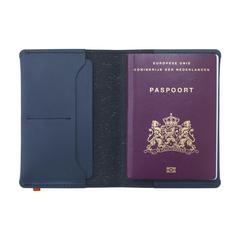 Vue Recycled Leather Passport Holder étui à passeport de couleur bleu| Krokrodeal