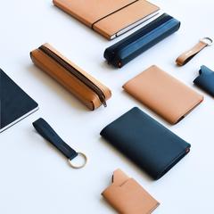 Vue Recycled Leather Passport Holder étui à passeport de couleur bleu| Krokrodeal