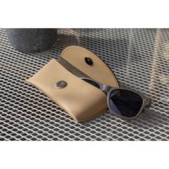 Vue Recycled Leather Sunglasses Pouch étui à lunettes de couleur beige| Krokrodeal