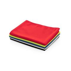 Vue générale Serviette de sport en rPET avec pochette en non-tissé - Bernal | Krokrodeal