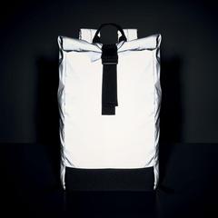 Vue Sac enroulable réfléchissant - Bright rollpack de couleur gris| Krokrodeal