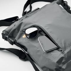 Vue Sac à dos enroulable étanche - Scubaroll de couleur gris| Krokrodeal