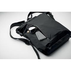 Vue Sac à dos enroulable étanche - Scubaroll de couleur noir| Krokrodeal