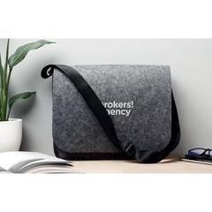 Vue Sac messager en feutre RPET - Baglo de couleur gris| Krokrodeal