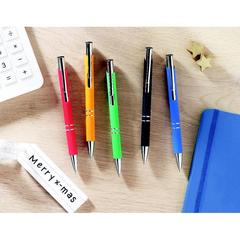 Vue Stylo bille poussoir finition - Aosta de couleur vert| Krokrodeal