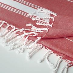 Vue Serviette de plage coton - Malibu de couleur rouge| Krokrodeal