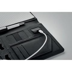Vue Conférencier A5 et powerbank - Powernoty de couleur noir| Krokrodeal