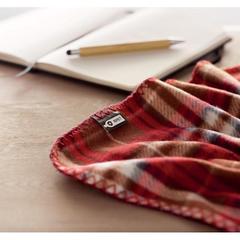 Vue Couverture de voyage en RPET - Dinara rpet de couleur rouge| Krokrodeal