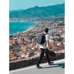Vue Sac à dos antivol Bobby Hero Small de couleur noir| Krokrodeal
