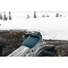 Vue Sac à dos avec panneau solaire 5W rPET AWARE™ Pedro de couleur noir| Krokrodeal