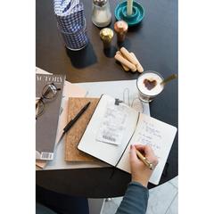 Vue Carnet de notes en liège avec stylo en bambou A5 de couleur marron| Krokrodeal