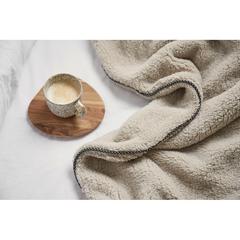Vue VINGA Plaid en laine mélangée Saletto de couleur marron| Krokrodeal