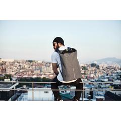 Vue Sac à dos antivol et anti-lacération Urban de couleur gris| Krokrodeal