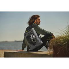 Vue Sac à dos antivol et anti-lacération Urban de couleur gris| Krokrodeal