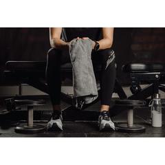Vue VINGA Serviette sèche active RPET GRS de couleur gris| Krokrodeal
