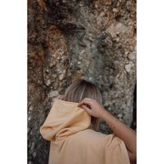 Vue VINGA Poncho de plage ou hammam en éponge Tolo de couleur jaune| Krokrodeal