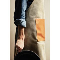 Vue VINGA Tablier en toile recyclée GRS Tome de couleur marron| Krokrodeal