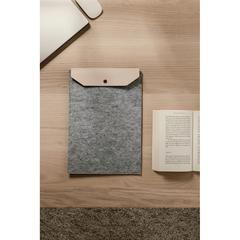 Vue VINGA Pochette pour ordinateur 15" en feutre GRS Albon de couleur gris| Krokrodeal