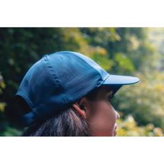 Vue Casquette de sport 6 panneaux en rPET Impact AWARE™ de couleur bleu| Krokrodeal