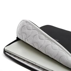 Vue Pochette pour ordinateur portable 14" XD Design de couleur noir| Krokrodeal
