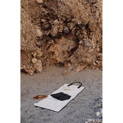 Vue VINGA Tapis de plage en toile recyclée AWARE™ Volonne de couleur blanc| Krokrodeal
