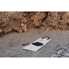 Vue VINGA Tapis de plage en toile recyclée AWARE™ Volonne de couleur blanc| Krokrodeal