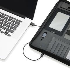 Vue Conférencier technique avec batterie de secours de couleur noir| Krokrodeal
