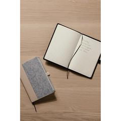 Vue VINGA Carnet en feutre recyclé GRS Albon de couleur gris| Krokrodeal