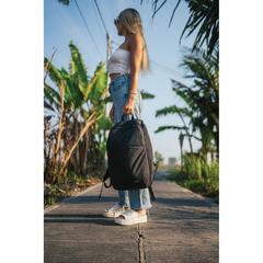 Vue Sac à dos moderne pour ordinateur 15,6" Swiss Peak AWARE™ de couleur noir| Krokrodeal