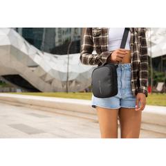 Vue Sac bandoulière Boxy de couleur noir| Krokrodeal