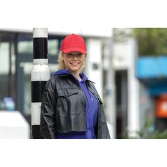 Vue Casquette filet 5 panneaux coton recyclé Impact AWARE™ de couleur rouge| Krokrodeal