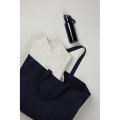 Vue VINGA Grand tote bag en toile recyclée AWARE™ Hilo de couleur bleu| Krokrodeal