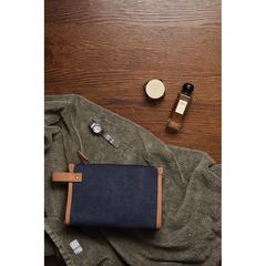 Vue VINGA Trousse de toilette en toile recyclé GRS Bosler de couleur bleu| Krokrodeal