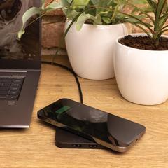 Vue Chargeur 10W avec ports USB en plastique recyclé RCS de couleur noir| Krokrodeal