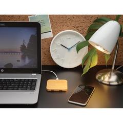 Vue Chargeur sans fil 5W et USB en bambou de couleur marron| Krokrodeal