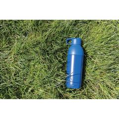 Vue Bouteille iso 540ml en acier inoxydable recyclée Flow RCS de couleur bleu| Krokrodeal