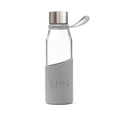 Vue VINGA Bouteille d'eau 550 ml en verre Lean de couleur gris| Krokrodeal