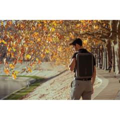 Vue Bobby Bizz 2.0 sac à dos et sacoche antivol de couleur gris| Krokrodeal