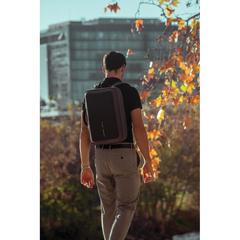 Vue Bobby Bizz 2.0 sac à dos et sacoche antivol de couleur gris| Krokrodeal
