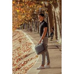 Vue Bobby Bizz 2.0 sac à dos et sacoche antivol de couleur gris| Krokrodeal