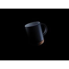 Vue Mug en céramique avec base en liège de couleur noir| Krokrodeal
