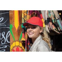 Vue Casquette contraste 6 panneaux coton recyclé Impact AWARE™ de couleur rouge| Krokrodeal