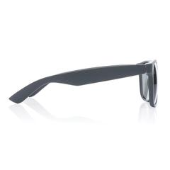 Vue Lunettes de soleil en plastique recyclé GRS de couleur gris| Krokrodeal