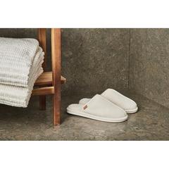 Vue VINGA Pantoufles Waltor de couleur beige| Krokrodeal
