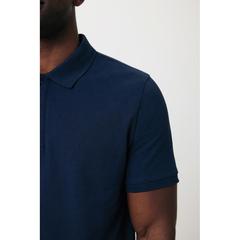 Vue Polo en coton piqué et recyclé Iqoniq Yosemite de couleur bleu| Krokrodeal