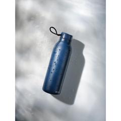 Vue Bouteille isotherme 500ml Avira Avior en acier recyclé RCS de couleur bleu| Krokrodeal