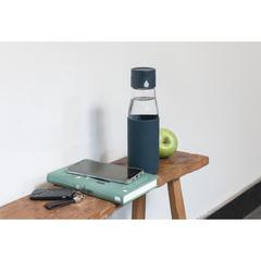 Vue Bouteille en verre 600ml avec compteur d'hydradation Ukiyo de couleur bleu| Krokrodeal