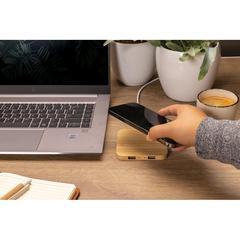 Vue Chargeur sans fil 10W et avec ports USB en bambou de couleur marron| Krokrodeal