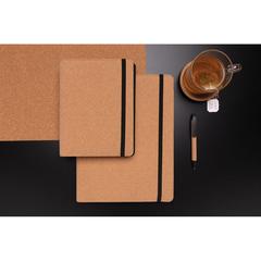Vue Conférencier A5 en liège avec stylo Deluxe de couleur marron| Krokrodeal